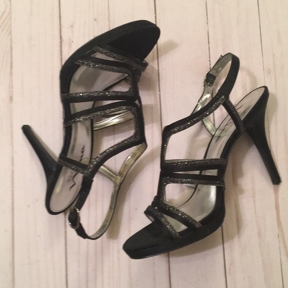 Touch of Nina black heels size 9